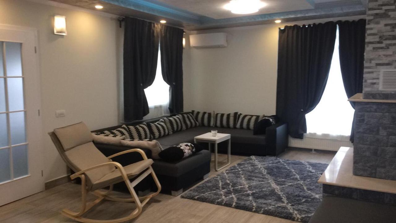 Hotel Blue Sky House Balotesti Zewnętrze zdjęcie