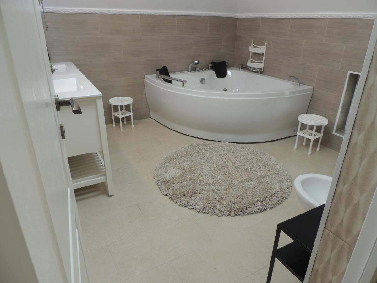 Hotel Blue Sky House Balotesti Zewnętrze zdjęcie