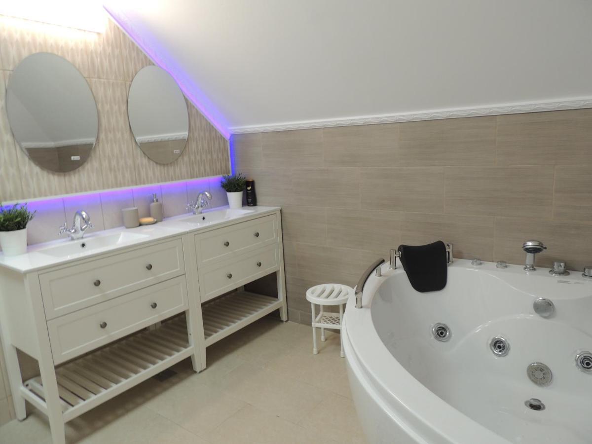 Hotel Blue Sky House Balotesti Zewnętrze zdjęcie
